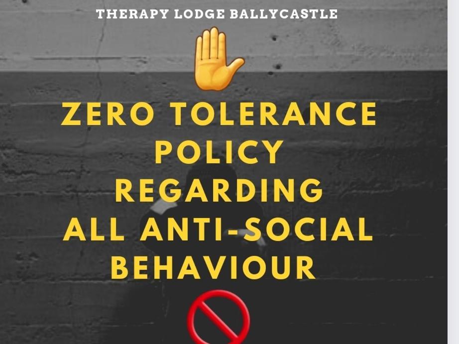 Therapy Lodge Ballycastle Ngoại thất bức ảnh